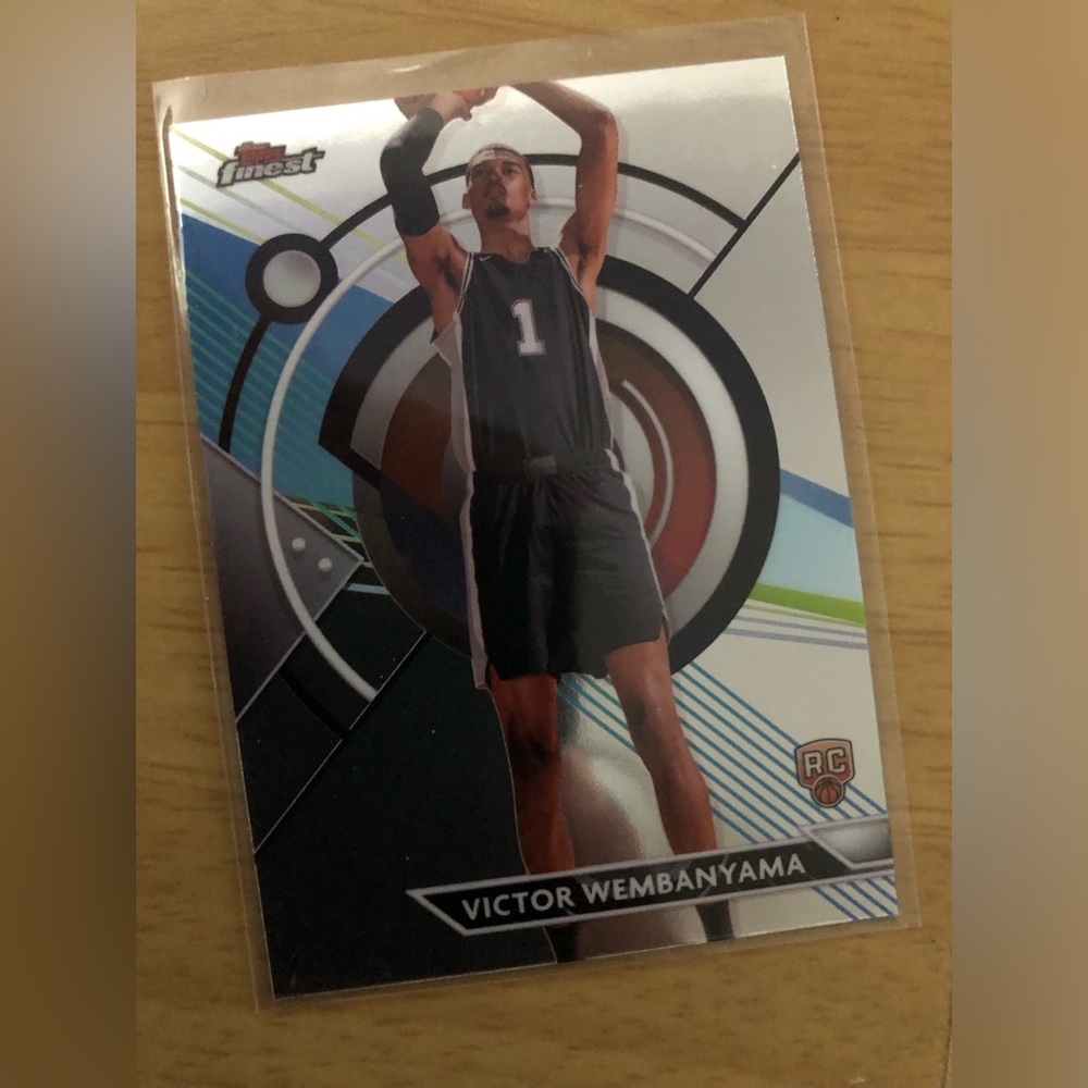 2023-24 Topps Finest - Common Victor Wembanyama #76 (RC)